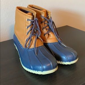 Women’s rain boots